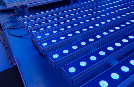 Lâmpadas de lavagem de parede LED de 18-48W com modo de controle DMX512 adequado para temperaturas operacionais de -10C a 40C