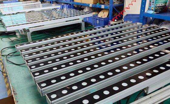 Profil de parede LED de alumínio de 18-48W com 24pcs Fonte de luz LED Adequado para projetos de iluminação de parede interior e exterior