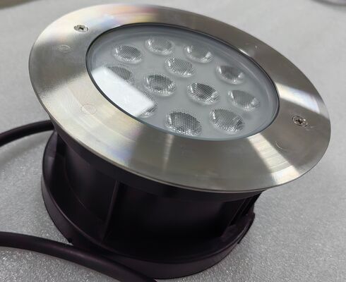 Iluminação de Piscina LED 100lmw Opções de Cor RGB Luzes à Prova d'Água Adequado para Ambientes de Piscina Internos e Externos