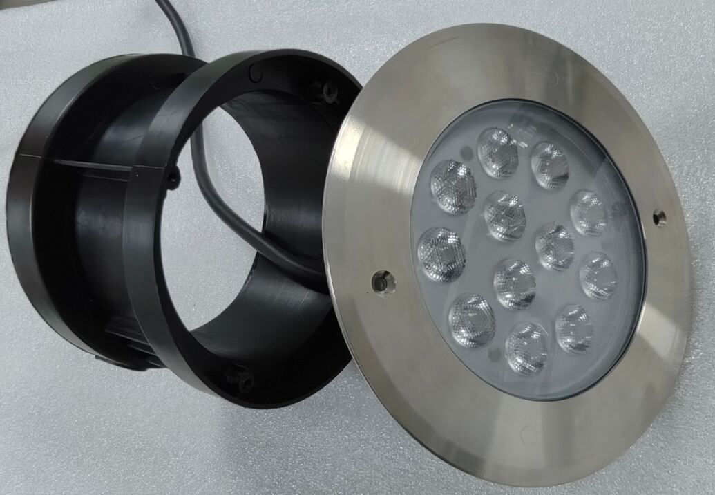 150mmx88mm LED Iluminação de piscina com eficiência luminosa 100lmw 1KG Soluções de iluminação à prova d'água de economia de energia