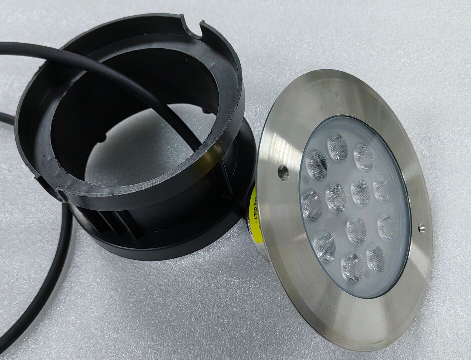 Luzes LED para Piscina com Controle Remoto DMX Dali Liga/Desliga, Grau de Proteção IP68, Ângulo de Feixe de 15/30/45/60 Graus e Solução de Iluminação para Piscinas