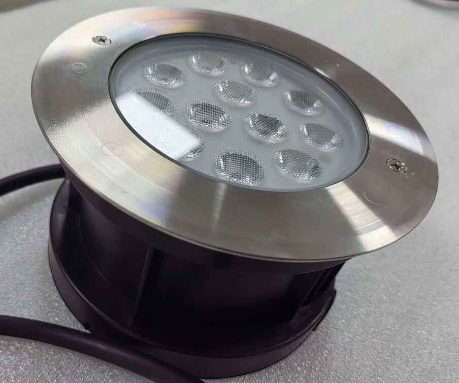 1KG LED iluminação de piscina oferecendo 316L caixa de aço inoxidável e IK10 grade projetado para aplicações de iluminação subaquática